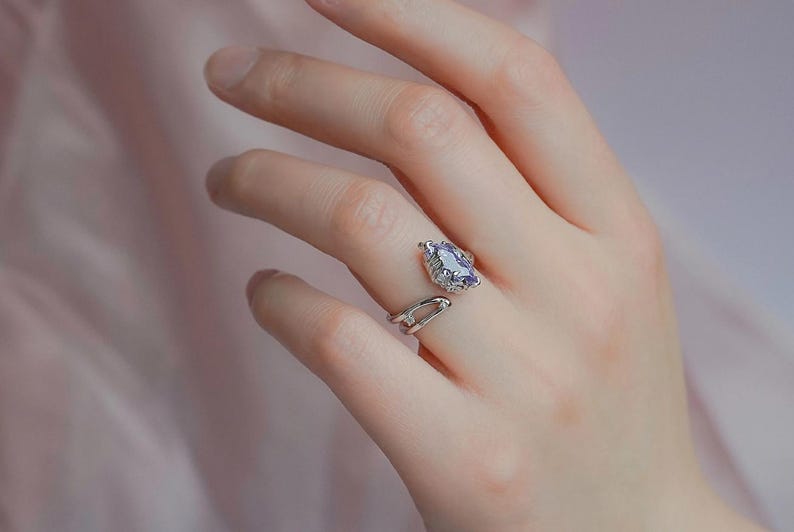 Love and Deepspace | Rafaye Fish Tail Inspired Ring